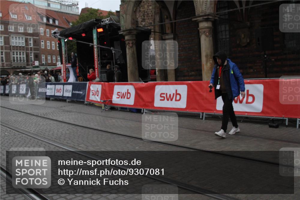 05.10.2025 - 20. swb-Marathon Bremen Yannick Fuchs http://msf.ph/oto/9307081 05.10.2025 12:01:54 Ziel  meine-sportfotos.de