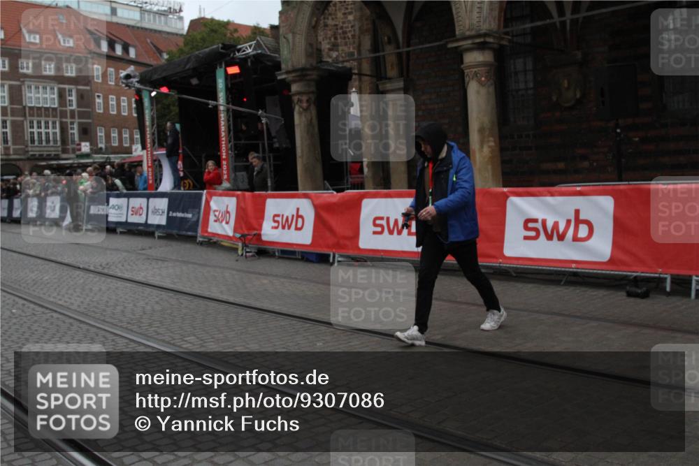 05.10.2025 - 20. swb-Marathon Bremen Yannick Fuchs http://msf.ph/oto/9307086 05.10.2025 12:01:55 Ziel  meine-sportfotos.de