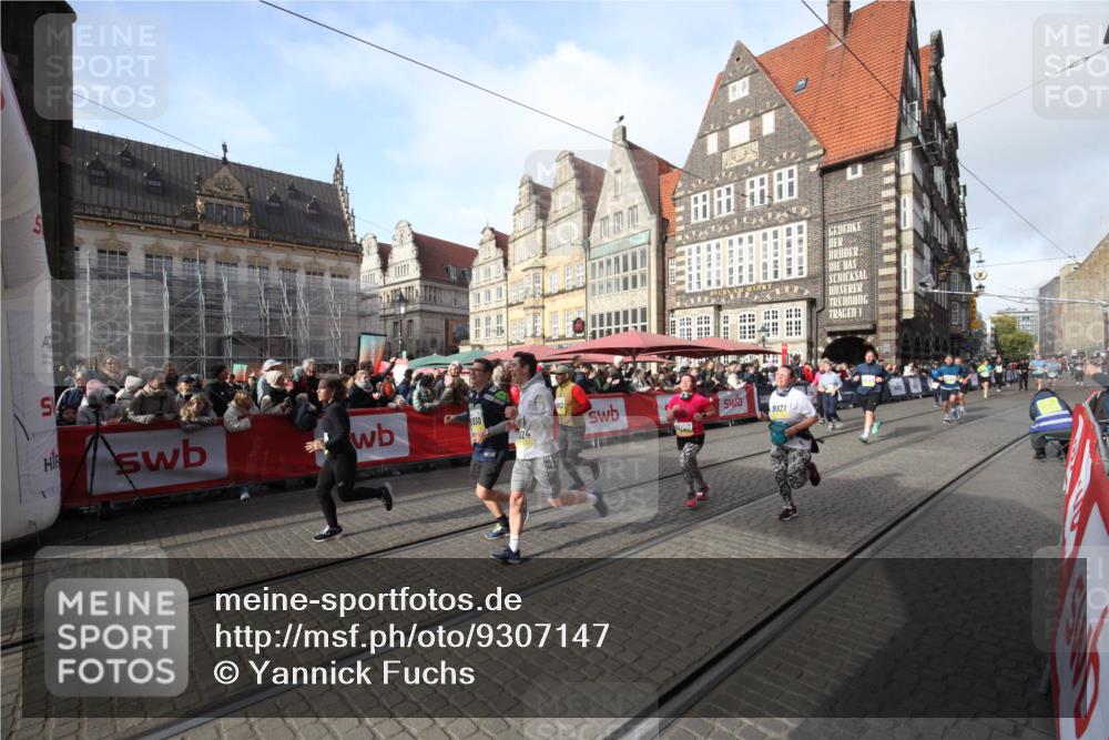 05.10.2025 - 20. swb-Marathon Bremen Yannick Fuchs http://msf.ph/oto/9307147 05.10.2025 10:55:51 Ziel 9521, 9621, 9882, 10253, 10287, 10323, 10385, 10653, 10800, 11249, 11624 meine-sportfotos.de