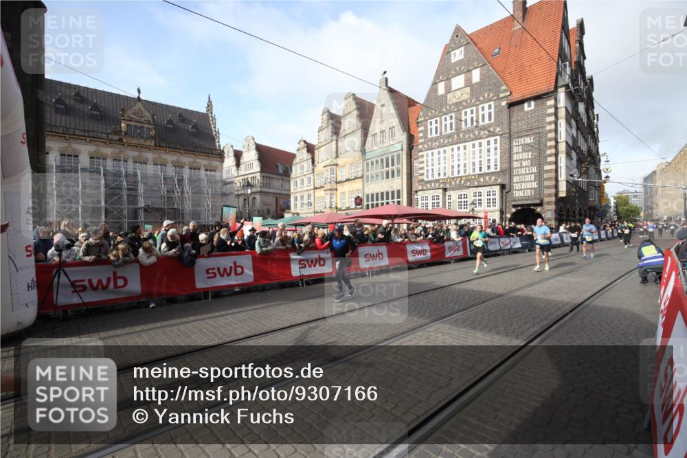 05.10.2025 - 20. swb-Marathon Bremen Yannick Fuchs http://msf.ph/oto/9307166 05.10.2025 10:55:56 Ziel 7147, 9521, 10610, 10654, 11052, 11439 meine-sportfotos.de