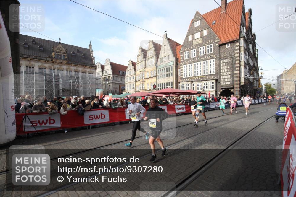 05.10.2025 - 20. swb-Marathon Bremen Yannick Fuchs http://msf.ph/oto/9307280 05.10.2025 10:56:33 Ziel 9790, 9932, 10005, 10179, 10387, 10546, 10648, 11100, 11253, 11571 meine-sportfotos.de