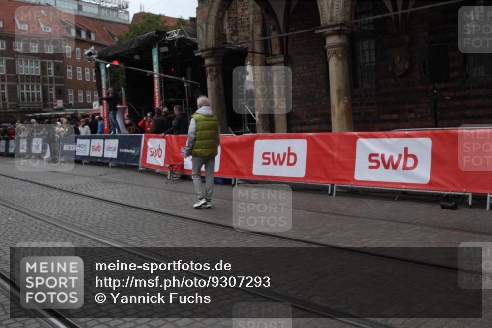 05.10.2025 - 20. swb-Marathon Bremen Yannick Fuchs http://msf.ph/oto/9307293 05.10.2025 12:03:08 Ziel  meine-sportfotos.de