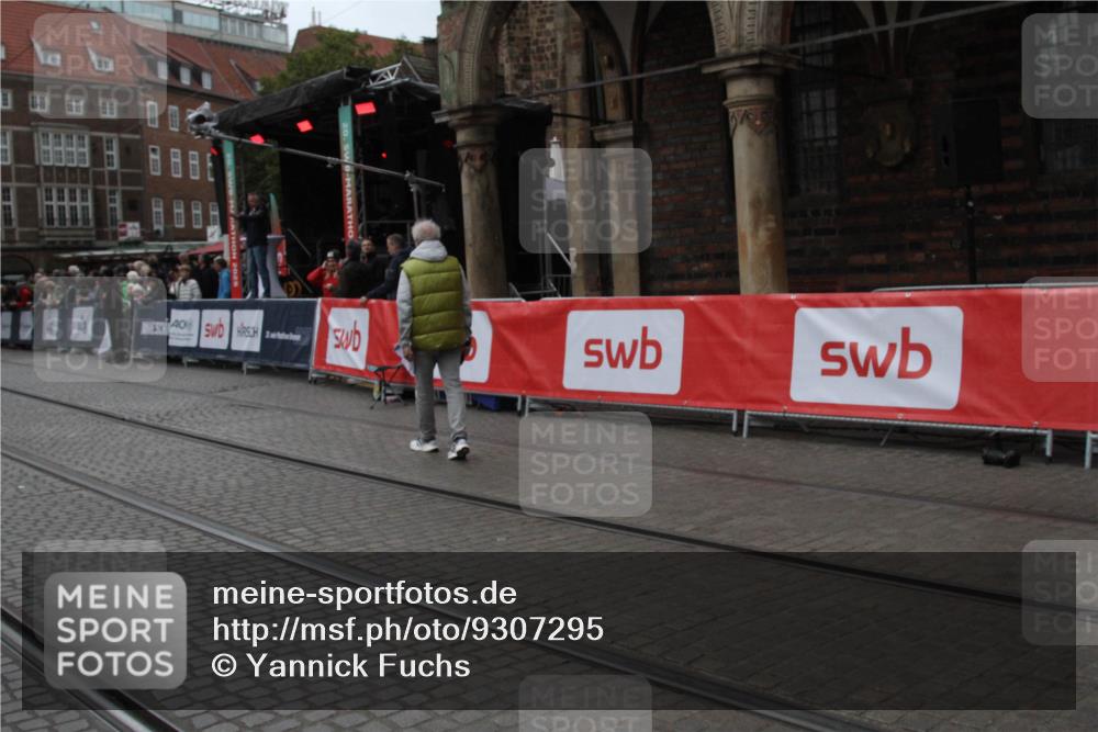 05.10.2025 - 20. swb-Marathon Bremen Yannick Fuchs http://msf.ph/oto/9307295 05.10.2025 12:03:08 Ziel  meine-sportfotos.de