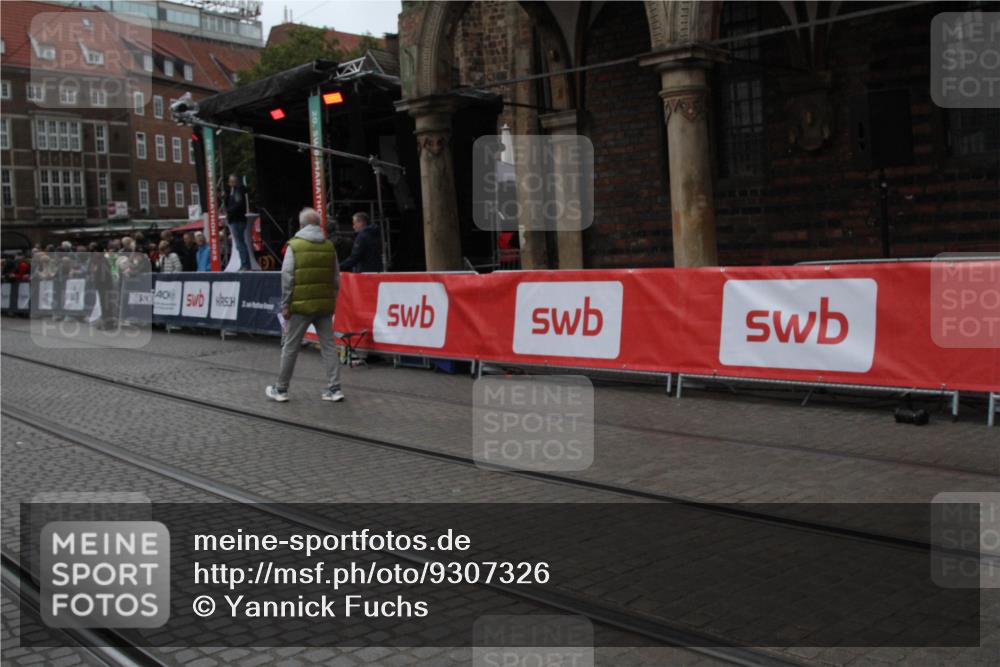 05.10.2025 - 20. swb-Marathon Bremen Yannick Fuchs http://msf.ph/oto/9307326 05.10.2025 12:03:13 Ziel  meine-sportfotos.de