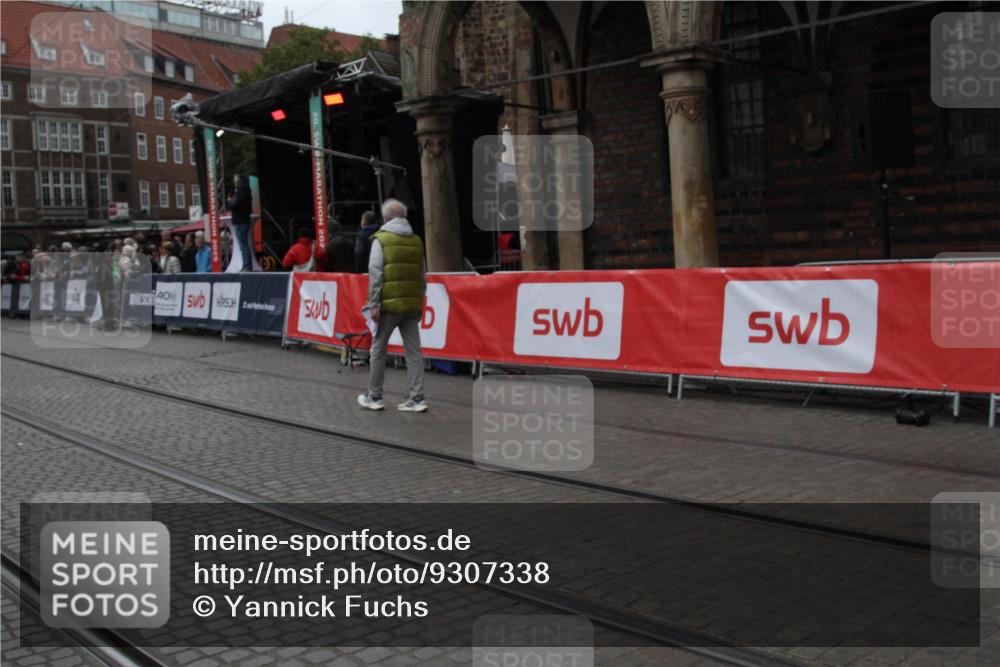05.10.2025 - 20. swb-Marathon Bremen Yannick Fuchs http://msf.ph/oto/9307338 05.10.2025 12:03:15 Ziel  meine-sportfotos.de