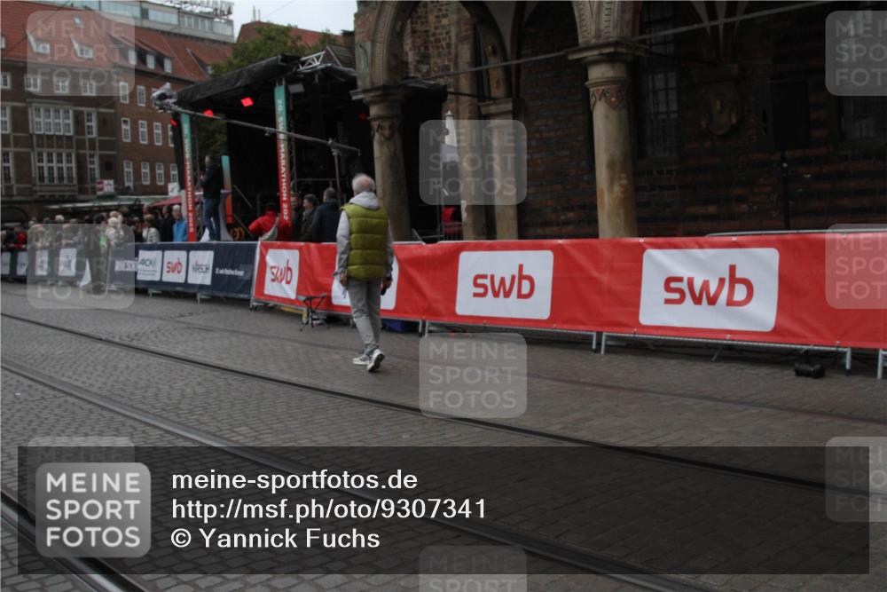 05.10.2025 - 20. swb-Marathon Bremen Yannick Fuchs http://msf.ph/oto/9307341 05.10.2025 12:03:16 Ziel  meine-sportfotos.de