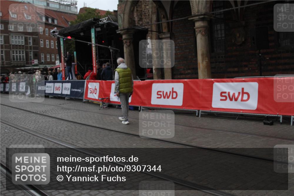 05.10.2025 - 20. swb-Marathon Bremen Yannick Fuchs http://msf.ph/oto/9307344 05.10.2025 12:03:16 Ziel  meine-sportfotos.de