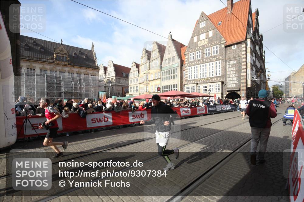 05.10.2025 - 20. swb-Marathon Bremen Yannick Fuchs http://msf.ph/oto/9307384 05.10.2025 10:57:11 Ziel 5172, 9231, 9314, 9577, 9797, 10545, 11138, 11202, 11435, 11566 meine-sportfotos.de