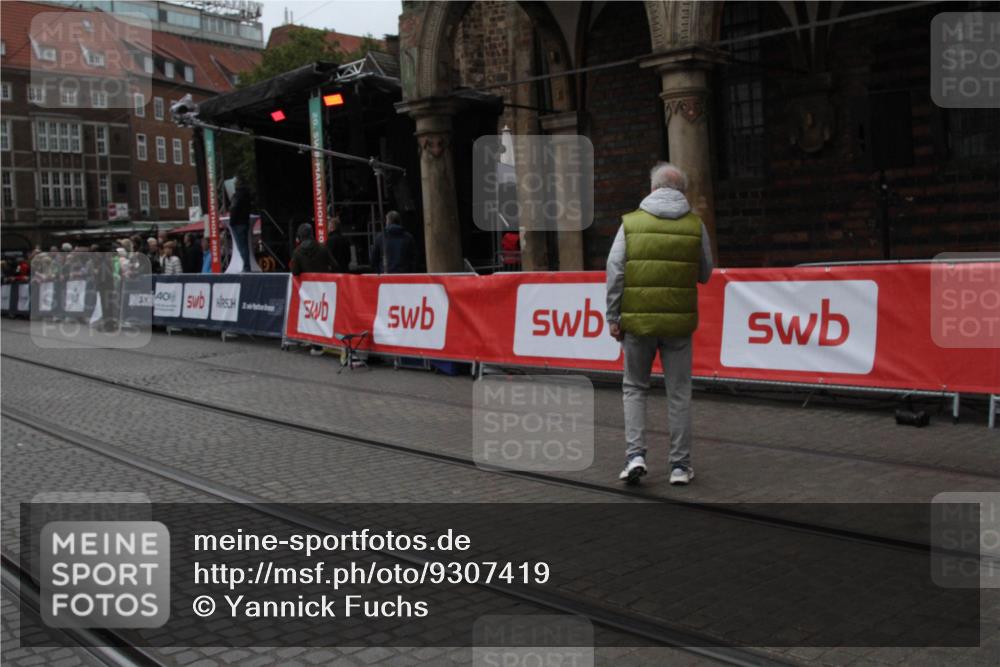 05.10.2025 - 20. swb-Marathon Bremen Yannick Fuchs http://msf.ph/oto/9307419 05.10.2025 12:03:41 Ziel  meine-sportfotos.de