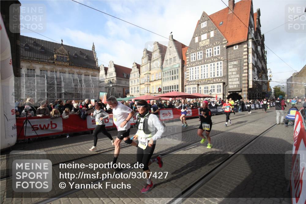 05.10.2025 - 20. swb-Marathon Bremen Yannick Fuchs http://msf.ph/oto/9307427 05.10.2025 10:57:24 Ziel 7101, 9260, 9292, 9450, 9550, 9844, 9947, 10169, 10281, 10367, 10657, 11015 meine-sportfotos.de