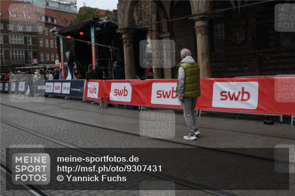 05.10.2025 - 20. swb-Marathon Bremen Yannick Fuchs http://msf.ph/oto/9307431 05.10.2025 12:03:44 Ziel  meine-sportfotos.de