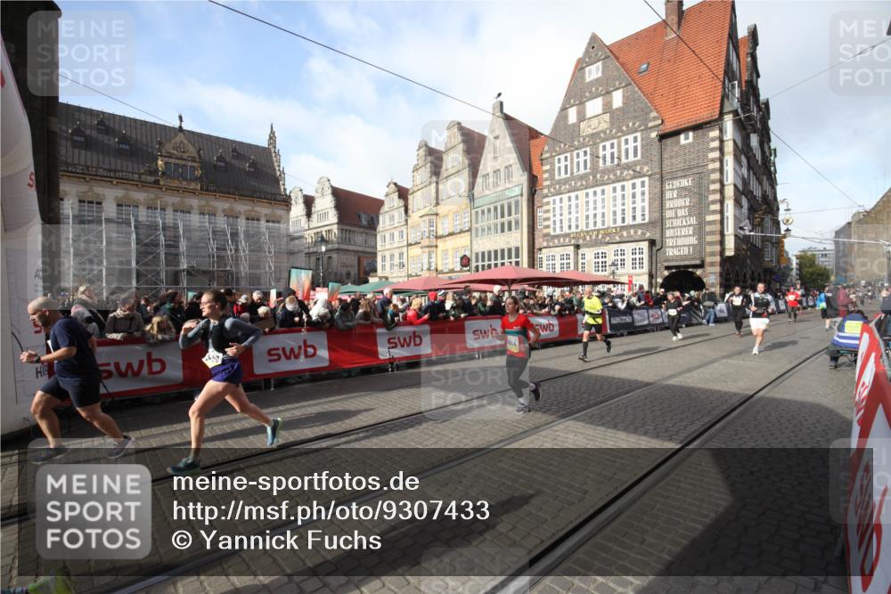 05.10.2025 - 20. swb-Marathon Bremen Yannick Fuchs http://msf.ph/oto/9307433 05.10.2025 10:57:25 Ziel 7101, 9260, 9292, 9450, 9550, 9844, 10169, 10281, 10367, 10645 meine-sportfotos.de