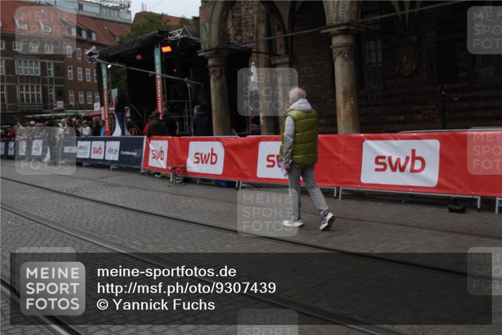 05.10.2025 - 20. swb-Marathon Bremen Yannick Fuchs http://msf.ph/oto/9307439 05.10.2025 12:03:45 Ziel  meine-sportfotos.de