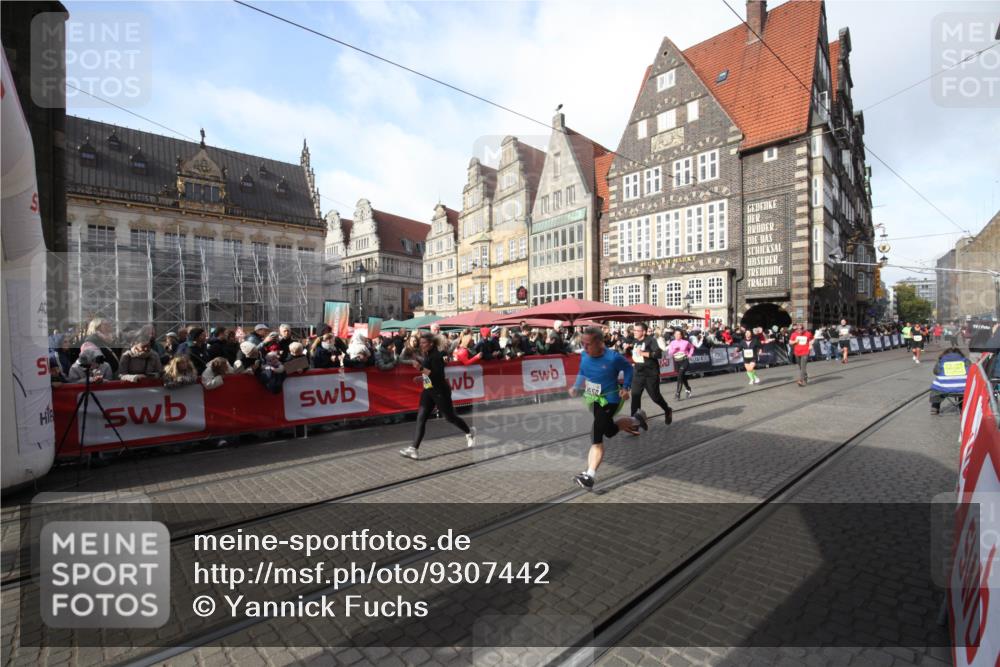 05.10.2025 - 20. swb-Marathon Bremen Yannick Fuchs http://msf.ph/oto/9307442 05.10.2025 10:57:28 Ziel 7101, 9550, 10281, 10367, 10645, 10950, 11606 meine-sportfotos.de