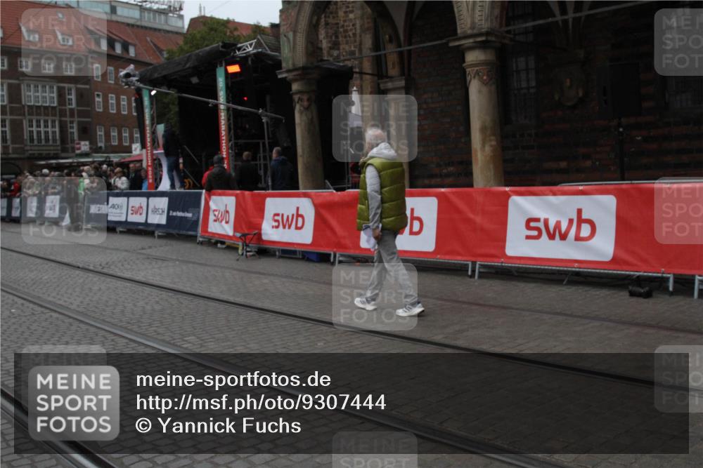 05.10.2025 - 20. swb-Marathon Bremen Yannick Fuchs http://msf.ph/oto/9307444 05.10.2025 12:03:46 Ziel  meine-sportfotos.de