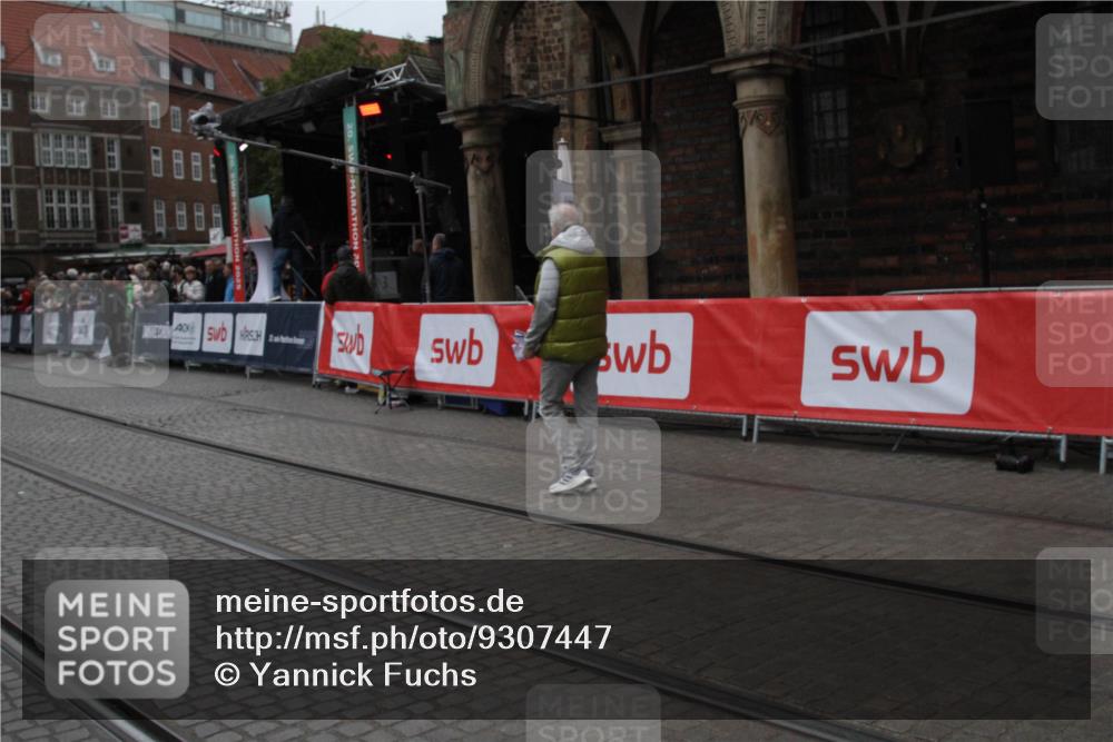 05.10.2025 - 20. swb-Marathon Bremen Yannick Fuchs http://msf.ph/oto/9307447 05.10.2025 12:03:46 Ziel  meine-sportfotos.de