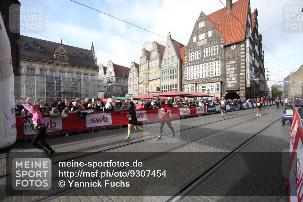 05.10.2025 - 20. swb-Marathon Bremen Yannick Fuchs http://msf.ph/oto/9307454 05.10.2025 10:57:31 Ziel 9000, 9215, 10645, 10950, 11606 meine-sportfotos.de
