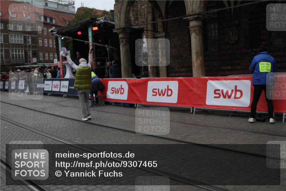 05.10.2025 - 20. swb-Marathon Bremen Yannick Fuchs http://msf.ph/oto/9307465 05.10.2025 12:03:56 Ziel  meine-sportfotos.de