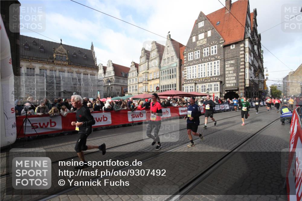 05.10.2025 - 20. swb-Marathon Bremen Yannick Fuchs http://msf.ph/oto/9307492 05.10.2025 10:57:42 Ziel 9309, 9372, 9585, 9747, 9943, 10250, 10555, 10694, 10754, 11352, 11583 meine-sportfotos.de