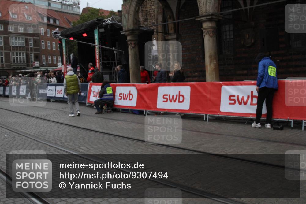 05.10.2025 - 20. swb-Marathon Bremen Yannick Fuchs http://msf.ph/oto/9307494 05.10.2025 12:04:16 Ziel  meine-sportfotos.de