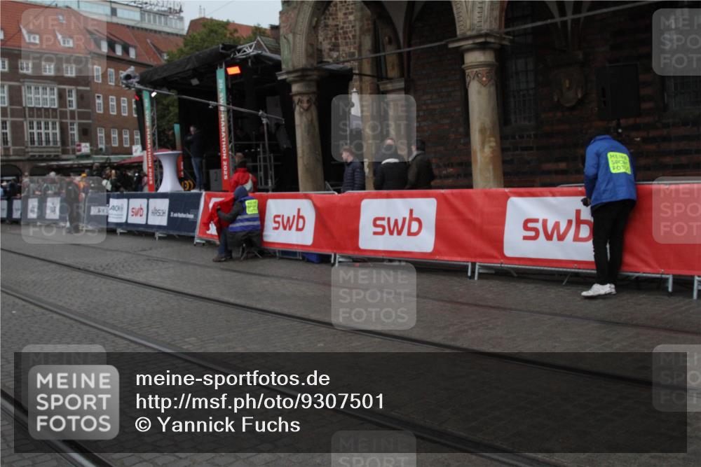 05.10.2025 - 20. swb-Marathon Bremen Yannick Fuchs http://msf.ph/oto/9307501 05.10.2025 12:11:13 Ziel  meine-sportfotos.de