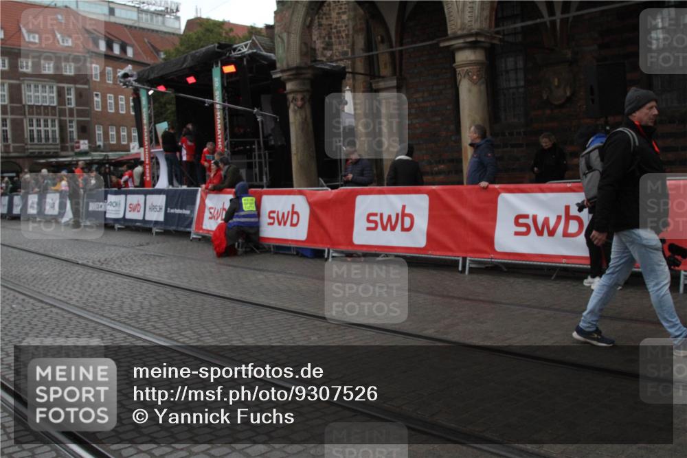 05.10.2025 - 20. swb-Marathon Bremen Yannick Fuchs http://msf.ph/oto/9307526 05.10.2025 12:16:57 Ziel  meine-sportfotos.de