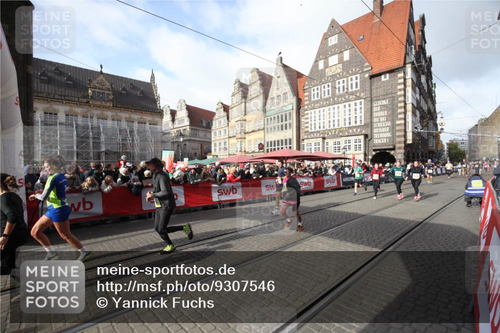 05.10.2025 - 20. swb-Marathon Bremen Yannick Fuchs http://msf.ph/oto/9307546 05.10.2025 10:57:59 Ziel 9221, 9568, 9719, 10577, 10651, 10703, 10975, 11023, 11116, 11301, 11469, 11663 meine-sportfotos.de