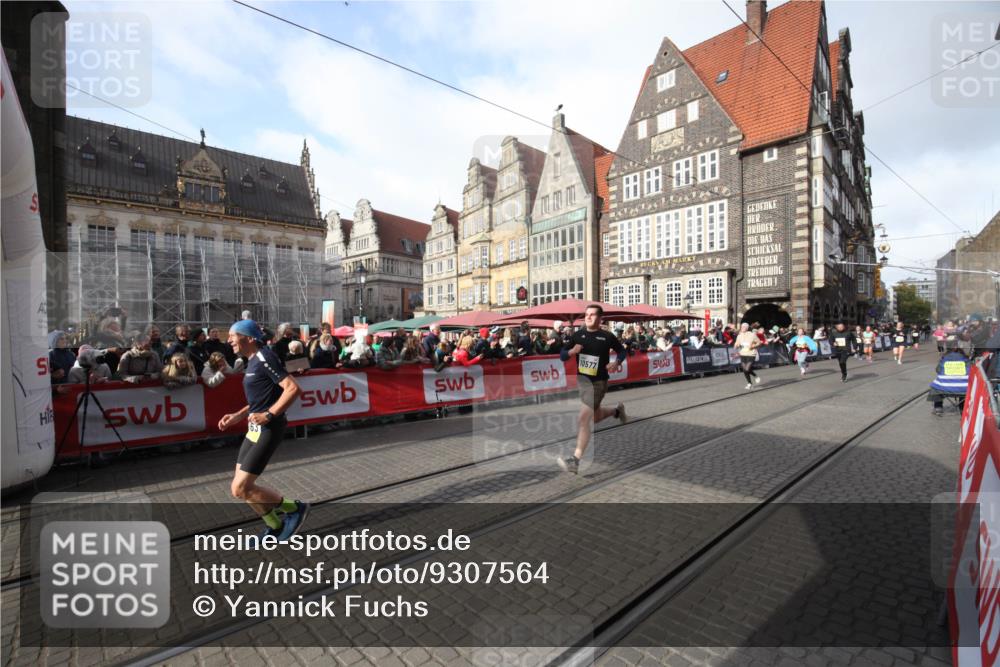 05.10.2025 - 20. swb-Marathon Bremen Yannick Fuchs http://msf.ph/oto/9307564 05.10.2025 10:58:05 Ziel 9872, 10577, 10793, 11601, 11663 meine-sportfotos.de