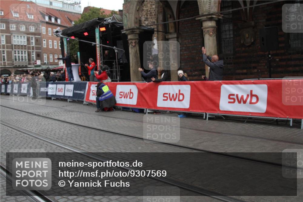 05.10.2025 - 20. swb-Marathon Bremen Yannick Fuchs http://msf.ph/oto/9307569 05.10.2025 12:52:43 Ziel 7266 meine-sportfotos.de