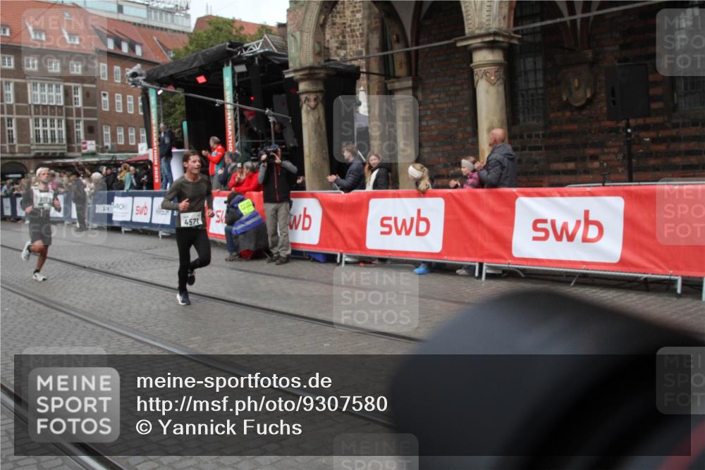 05.10.2025 - 20. swb-Marathon Bremen Yannick Fuchs http://msf.ph/oto/9307580 05.10.2025 13:01:44 Ziel 1042, 2284, 4571, 6302, 8169 meine-sportfotos.de