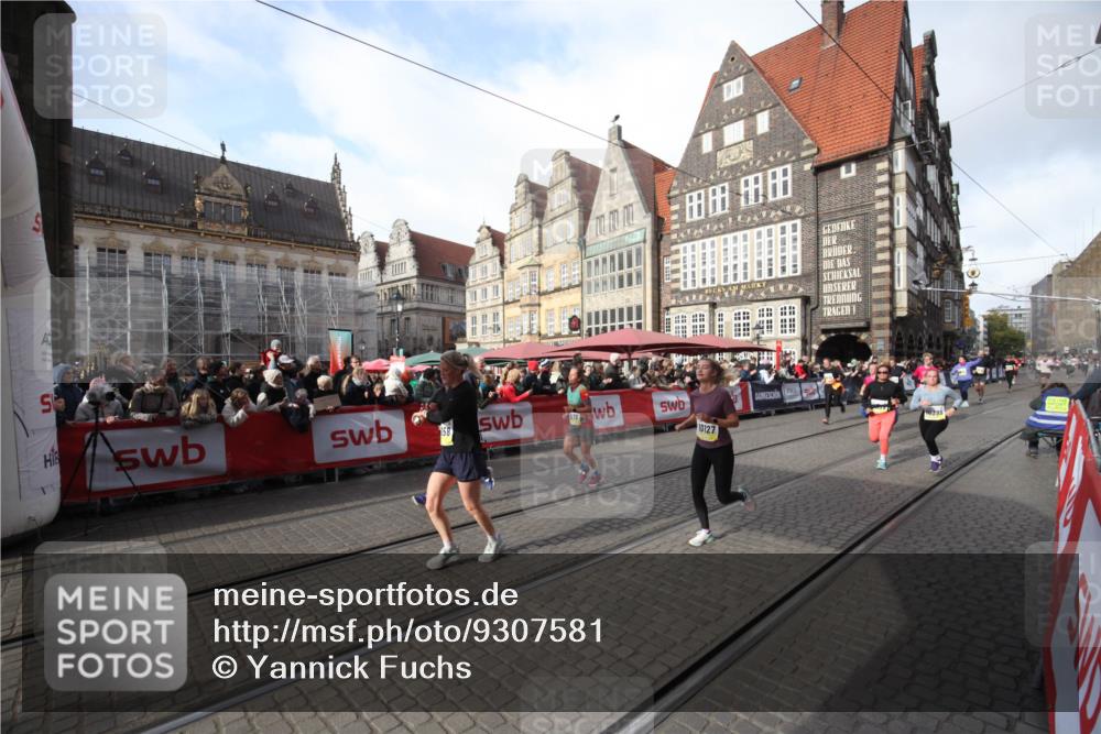 05.10.2025 - 20. swb-Marathon Bremen Yannick Fuchs http://msf.ph/oto/9307581 05.10.2025 10:58:11 Ziel 9576, 9582, 9634, 10127, 10377, 10395, 10398, 10459, 10620, 11058, 11608 meine-sportfotos.de