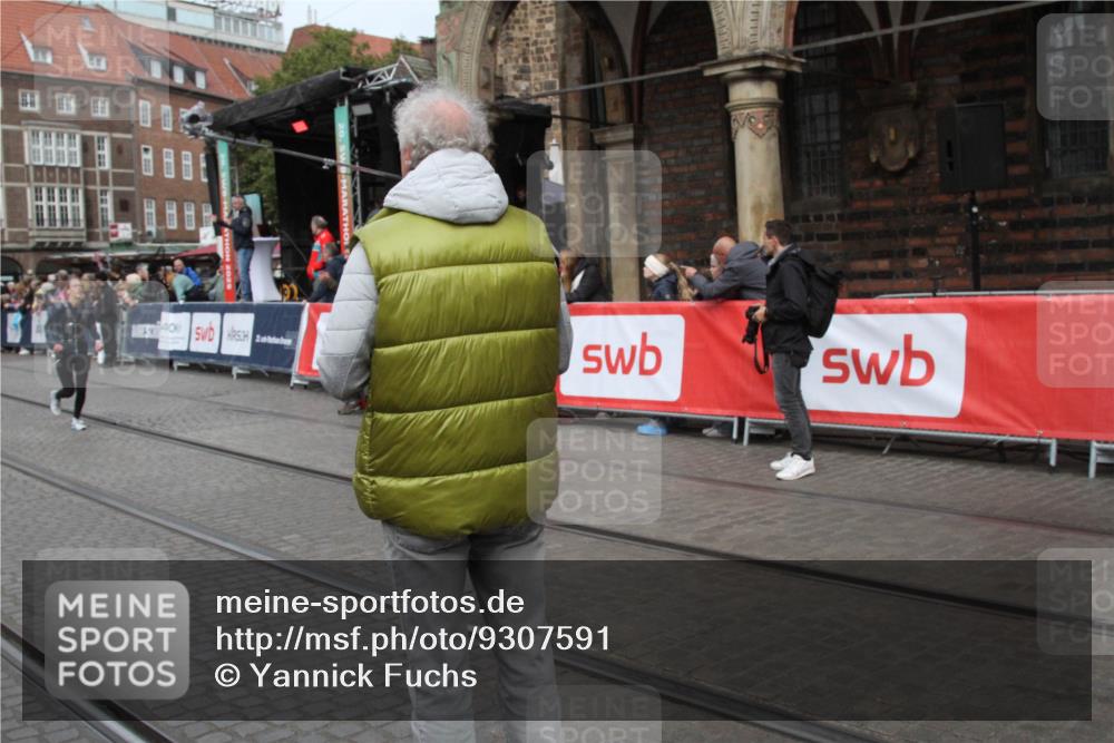 05.10.2025 - 20. swb-Marathon Bremen Yannick Fuchs http://msf.ph/oto/9307591 05.10.2025 13:02:29 Ziel 662, 6849 meine-sportfotos.de