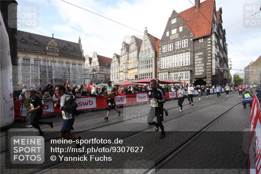 05.10.2025 - 20. swb-Marathon Bremen Yannick Fuchs http://msf.ph/oto/9307627 05.10.2025 10:58:25 Ziel 9174, 9462, 9608, 10084, 10368, 10586, 10786, 11049, 11184, 11495, 11724 meine-sportfotos.de