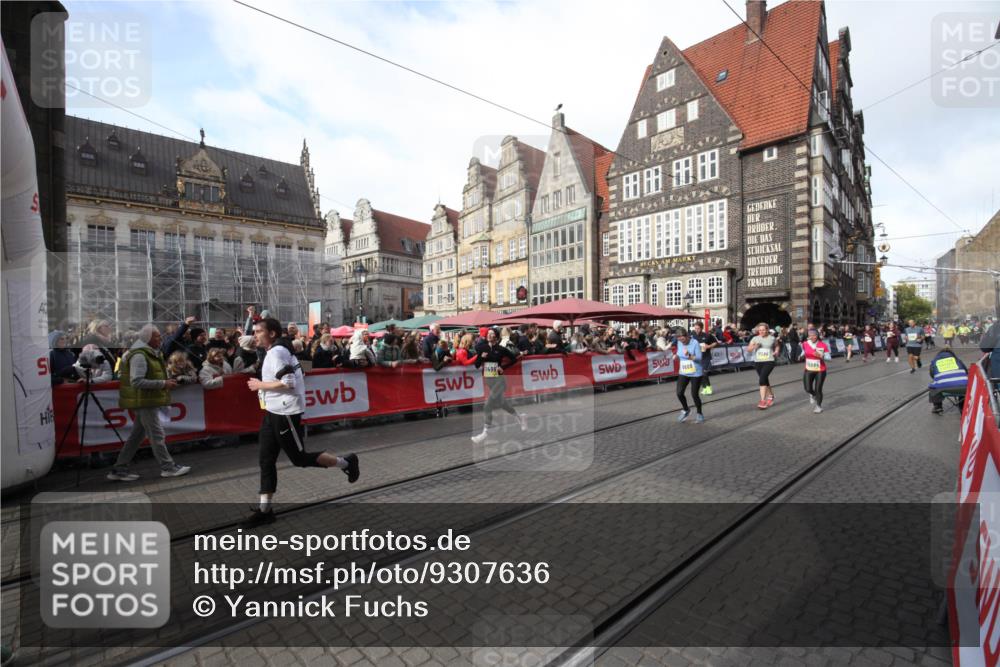 05.10.2025 - 20. swb-Marathon Bremen Yannick Fuchs http://msf.ph/oto/9307636 05.10.2025 10:58:27 Ziel 9608, 10084, 10586, 11181, 11184, 11495, 11591, 11724 meine-sportfotos.de
