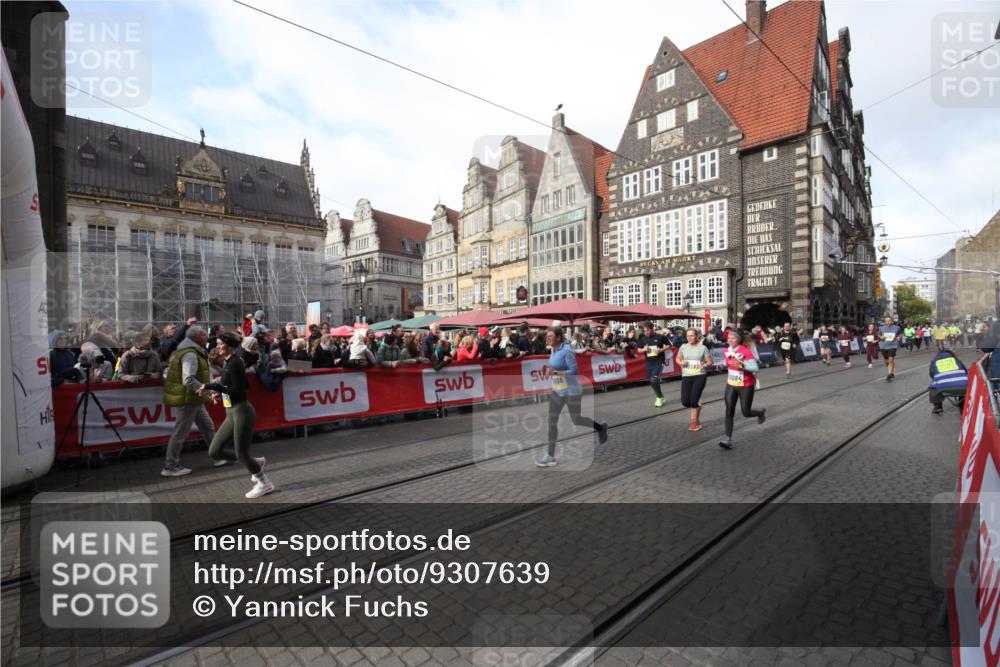 05.10.2025 - 20. swb-Marathon Bremen Yannick Fuchs http://msf.ph/oto/9307639 05.10.2025 10:58:28 Ziel 9433, 9608, 10084, 10586, 11181, 11184, 11291, 11495, 11591, 11700 meine-sportfotos.de