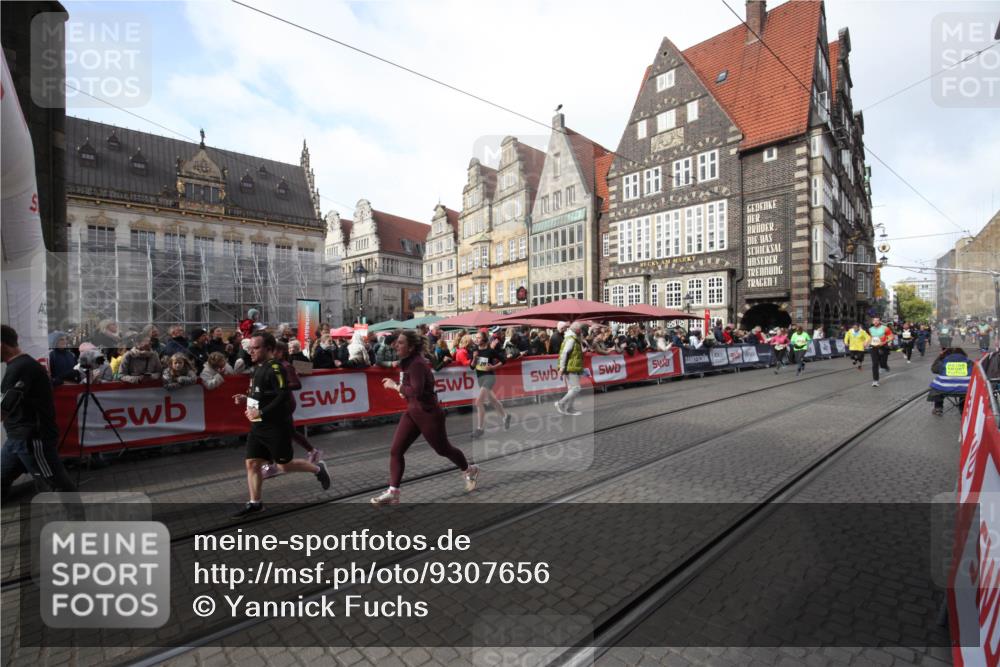 05.10.2025 - 20. swb-Marathon Bremen Yannick Fuchs http://msf.ph/oto/9307656 05.10.2025 10:58:33 Ziel 9433, 9820, 10055, 10261, 10408, 10988, 11291, 11591, 11700 meine-sportfotos.de