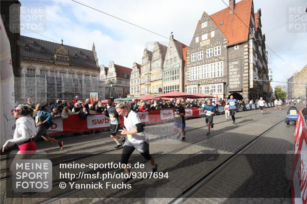 05.10.2025 - 20. swb-Marathon Bremen Yannick Fuchs http://msf.ph/oto/9307694 05.10.2025 10:58:48 Ziel 8585, 9346, 9370, 9540, 9622, 10561, 10591, 10679, 10871, 11651 meine-sportfotos.de
