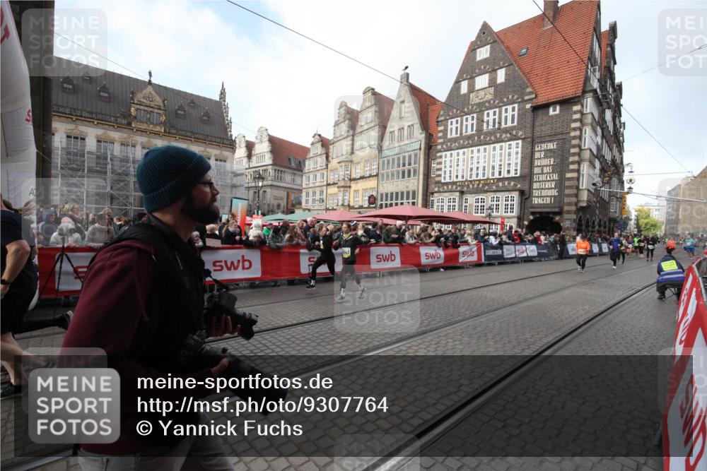 05.10.2025 - 20. swb-Marathon Bremen Yannick Fuchs http://msf.ph/oto/9307764 05.10.2025 10:59:16 Ziel 9219, 9508, 10039, 10143, 10274, 10353 meine-sportfotos.de