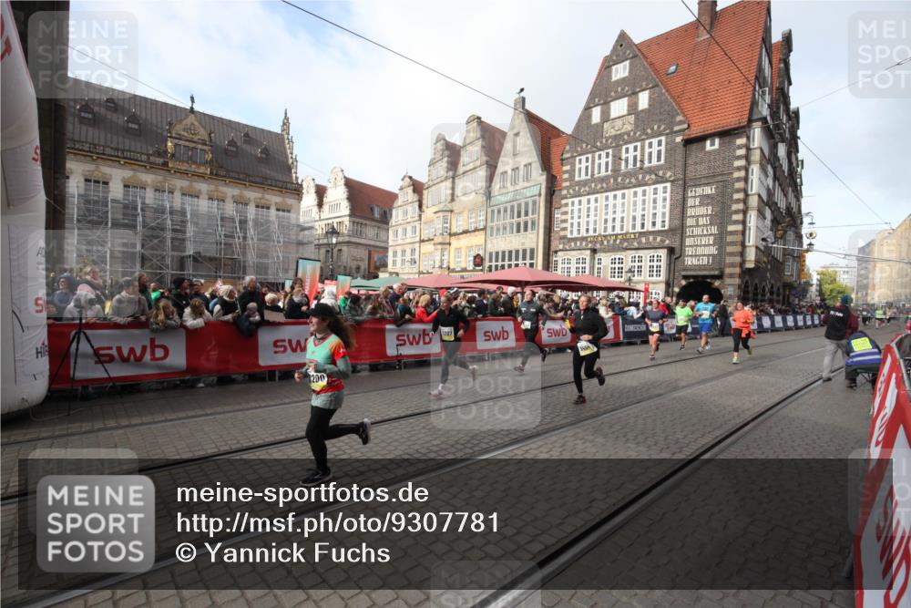 05.10.2025 - 20. swb-Marathon Bremen Yannick Fuchs http://msf.ph/oto/9307781 05.10.2025 10:59:22 Ziel 9183, 9454, 10200, 10274, 10407, 11006, 11007, 11207, 11400 meine-sportfotos.de