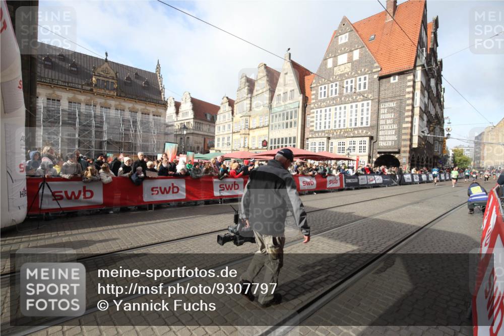 05.10.2025 - 20. swb-Marathon Bremen Yannick Fuchs http://msf.ph/oto/9307797 05.10.2025 10:59:28 Ziel 9635, 10391, 11728 meine-sportfotos.de