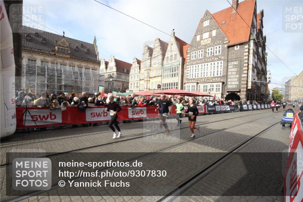 05.10.2025 - 20. swb-Marathon Bremen Yannick Fuchs http://msf.ph/oto/9307830 05.10.2025 10:59:42 Ziel 9991, 10209, 10760, 11267, 11456 meine-sportfotos.de