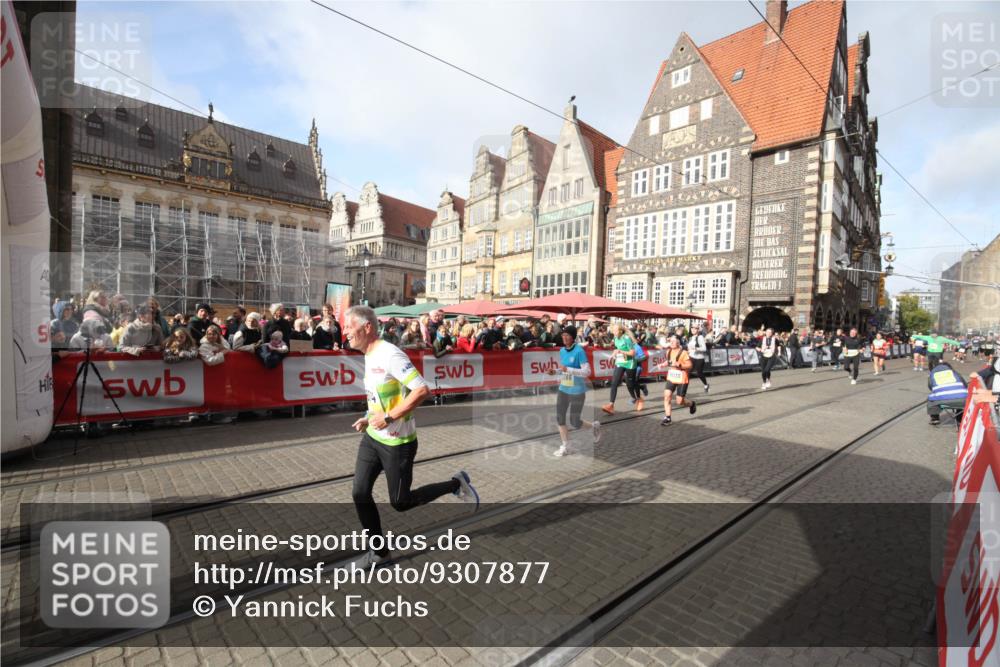 05.10.2025 - 20. swb-Marathon Bremen Yannick Fuchs http://msf.ph/oto/9307877 05.10.2025 11:00:09 Ziel 7621, 9603, 9604, 9611, 9666, 10138, 10489, 10572, 11026, 11125, 11266, 11600 meine-sportfotos.de