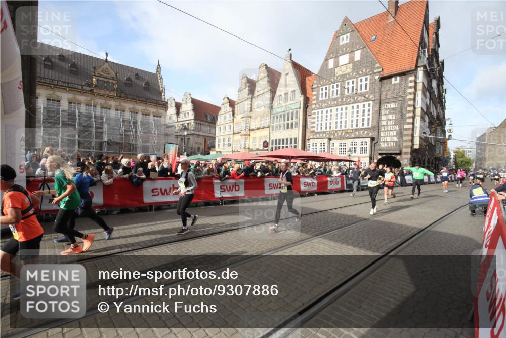 05.10.2025 - 20. swb-Marathon Bremen Yannick Fuchs http://msf.ph/oto/9307886 05.10.2025 11:00:11 Ziel 7621, 9603, 9611, 9666, 10138, 10489, 10572, 11026, 11125, 11600 meine-sportfotos.de
