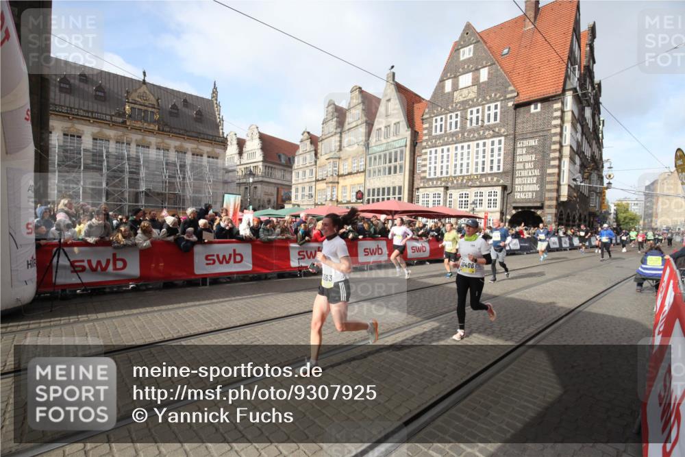 05.10.2025 - 20. swb-Marathon Bremen Yannick Fuchs http://msf.ph/oto/9307925 05.10.2025 11:00:24 Ziel 10406, 10492, 11063, 11263, 11424, 11699 meine-sportfotos.de