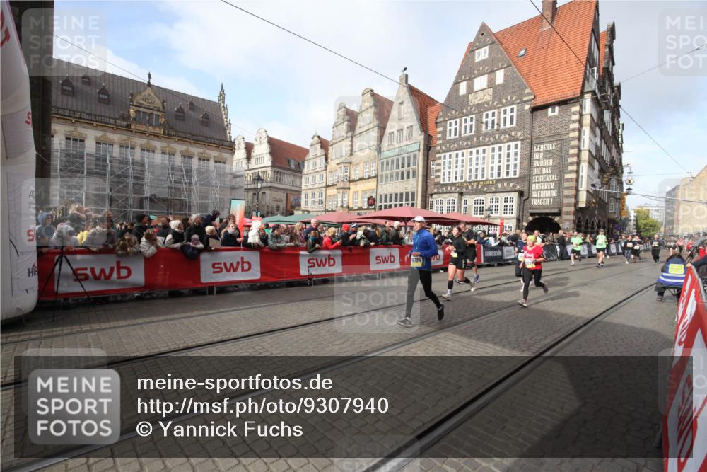05.10.2025 - 20. swb-Marathon Bremen Yannick Fuchs http://msf.ph/oto/9307940 05.10.2025 11:00:30 Ziel 7215, 9173, 10067, 10071, 10217, 10504, 10794, 10930, 11619 meine-sportfotos.de