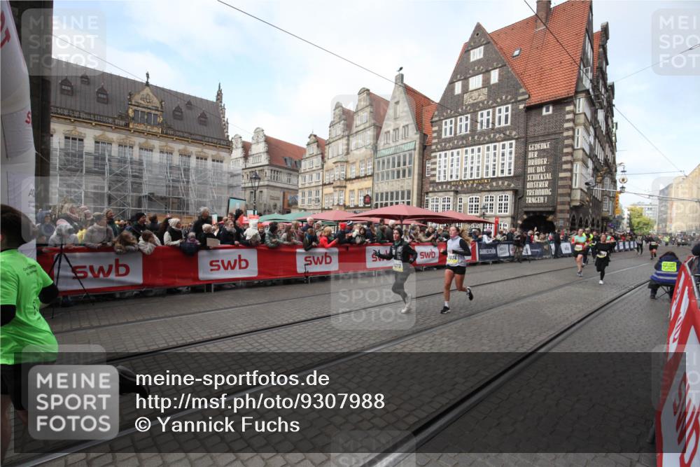 05.10.2025 - 20. swb-Marathon Bremen Yannick Fuchs http://msf.ph/oto/9307988 05.10.2025 11:00:46 Ziel 9272, 9858, 10518, 10872, 10901, 11034 meine-sportfotos.de