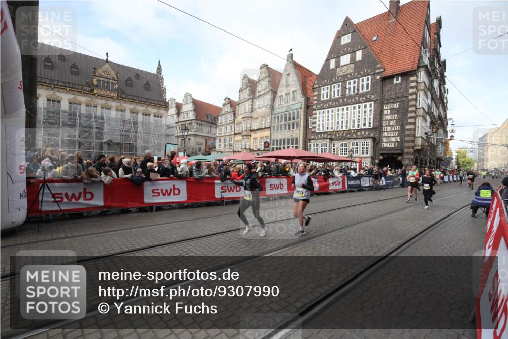 05.10.2025 - 20. swb-Marathon Bremen Yannick Fuchs http://msf.ph/oto/9307990 05.10.2025 11:00:46 Ziel 9272, 9858, 10518, 10872, 10901, 11034 meine-sportfotos.de