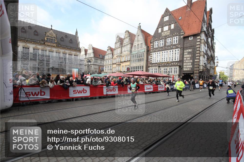 05.10.2025 - 20. swb-Marathon Bremen Yannick Fuchs http://msf.ph/oto/9308015 05.10.2025 11:01:04 Ziel 9208, 9305, 9600, 9954, 10228, 10359 meine-sportfotos.de