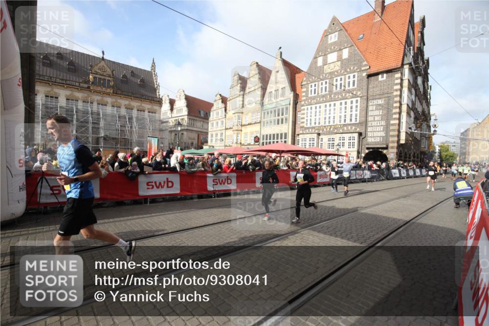 05.10.2025 - 20. swb-Marathon Bremen Yannick Fuchs http://msf.ph/oto/9308041 05.10.2025 11:01:11 Ziel 9443, 9880, 10477, 10630, 11053, 11524, 11719 meine-sportfotos.de