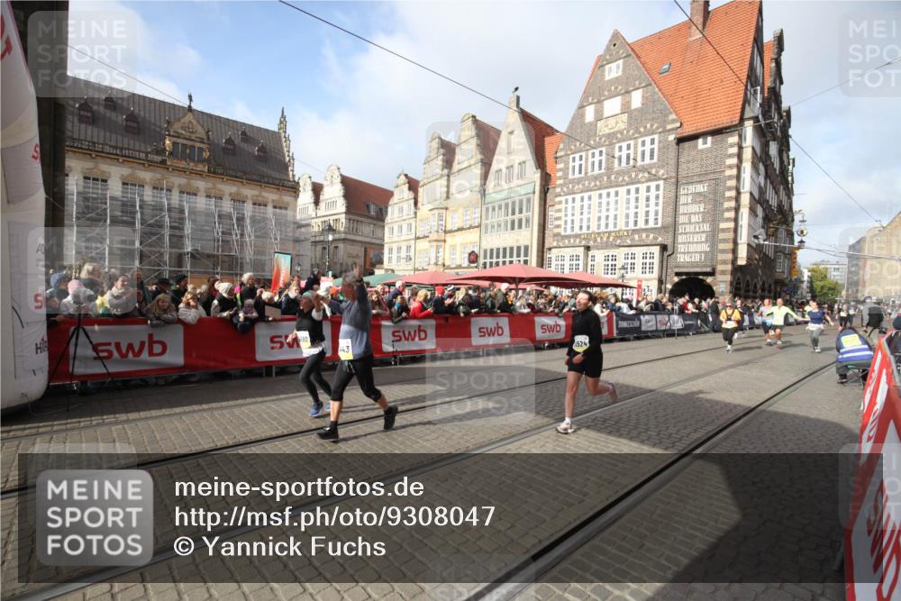 05.10.2025 - 20. swb-Marathon Bremen Yannick Fuchs http://msf.ph/oto/9308047 05.10.2025 11:01:14 Ziel 9182, 9443, 9880, 10914, 11337, 11338, 11524, 11597 meine-sportfotos.de